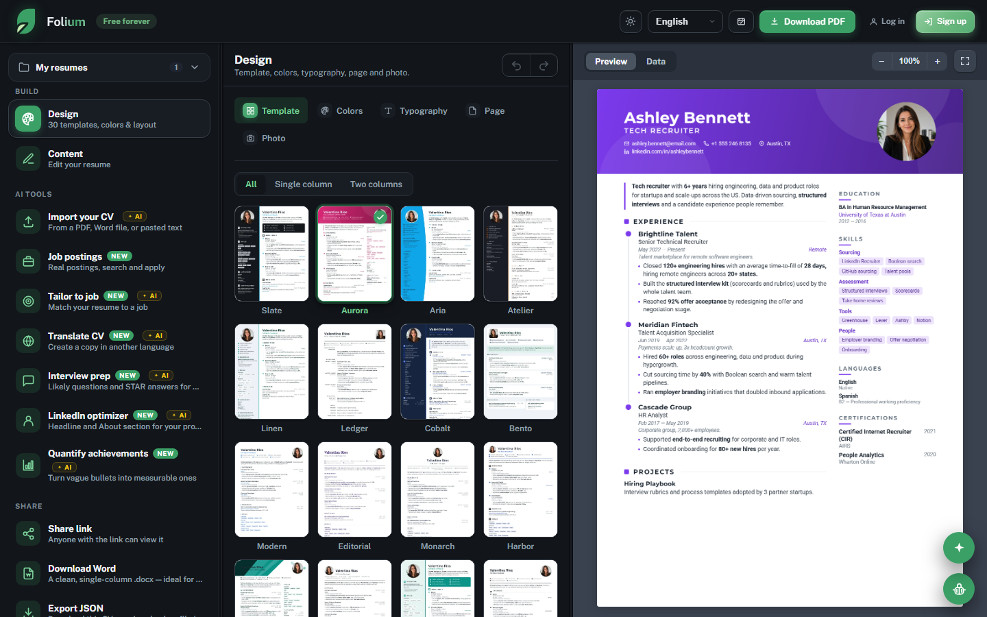 The Folium editor: template gallery on the left, a live resume preview on the right.