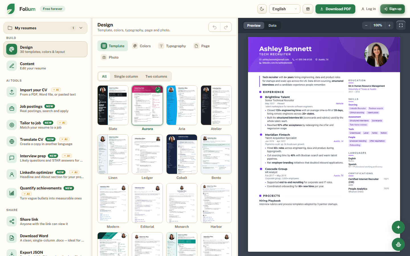 The Folium editor: template gallery on the left, a live resume preview on the right.
